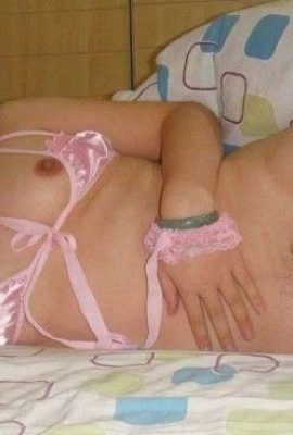 鄰家巨乳輕熟女ㄉ粉嫩小穴～超讚的吶！ (15P)
