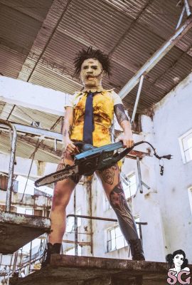 (Suicide Girls)2023年9月27日 – 斯維特蘭娜 – 德州電鋸殺人狂(50P)