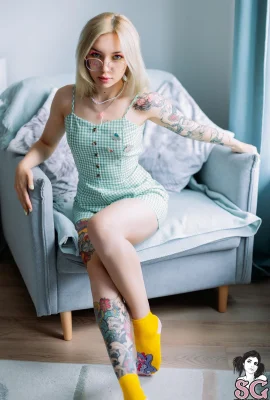 (Suicide Girls)2024年10月29日 – Roxylove – 多汁棒棒糖(60P)