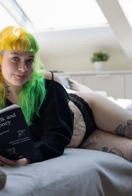 (Suicide Girls)2024年11月7日 – Missacidula – 色彩之光(52P)