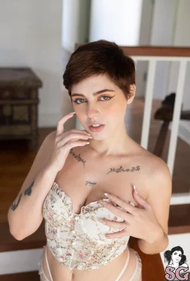 (Suicide Girls)2024年12月25日 – Aliese – 浪漫(45P)