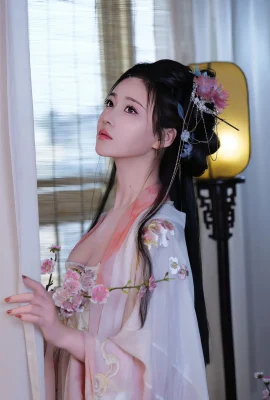 年年《霓裳》 (137P)