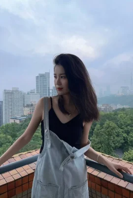 美女教師性愛啪啪～陰唇真黑耶！ (10P)
