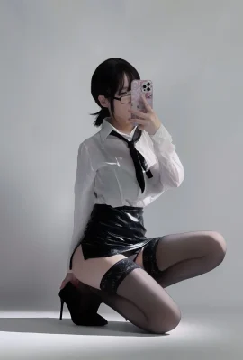 幼愛youmeko – 黑絲眼鏡OL (28P)