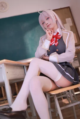 動漫博主水淼aqua艾莉同學主題教室里性感JK制服 白色內衣配白絲襪秀豐滿身材誘惑寫真91P