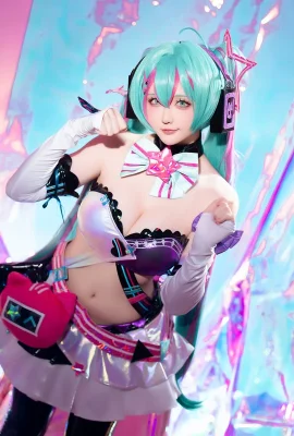 Coser小姐姐星之遲遲Miku初音未來喵斯快跑主題性感內衣配黑皮長襪秀完美身材誘惑寫真73P