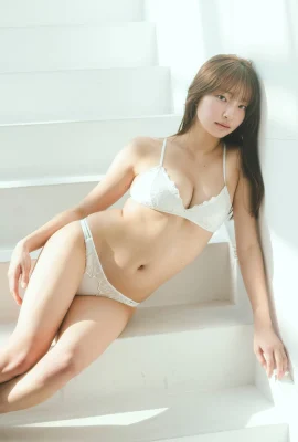 里仲菜月寫真集「Like a movie.」 (73P)