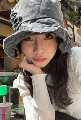 fb上認識的女網友～超辣欠啪！ (20P)