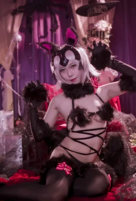 動漫博主Money冷冷 – 貞德 (8P)