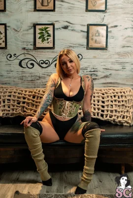 （（Suicide Girls）2025年5月6日 –  Shiane  –  Shiane（48p）