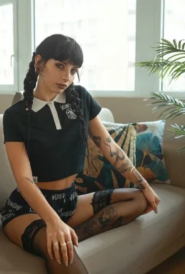 （（Suicide Girls）2025年5月9日 –  Allyblack  – 讓我們跳舞……稍後（48p）