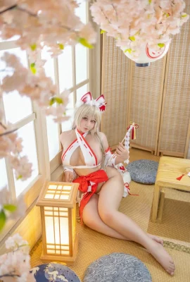 KANEKO_咔喵– 狐狸巫女 [43P]