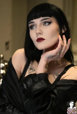 （（Suicide Girls）6月4日，2025年-Raziel -Solarium（42p）