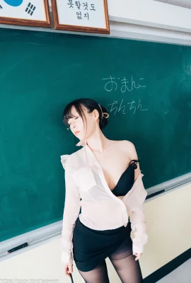 (Mozzi) 賣弄性感不手軟 完美身材炸裂 (56P)