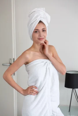 MILA AZUL  – 床頭板（104p）