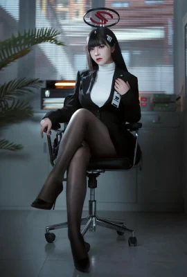 半半子 – 蔚藍檔案 調月莉音