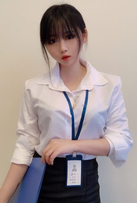 蜜桃少女是依醬呀– 黑絲製服