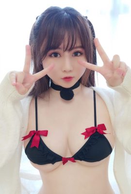 蜜桃少女是依醬呀– 黑色情趣內衣