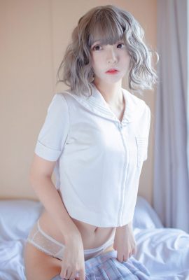 瘋貓ss – 思緒之超短裙