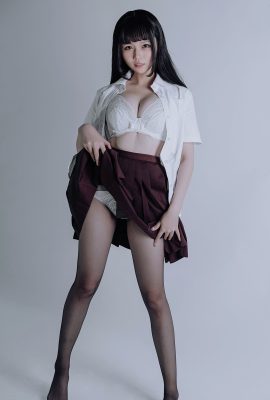 七月喵子 qiyuemiaozi No.044 溫柔女生黑丝