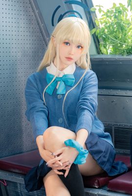 Ely_eee ElyEE子– Toki 短裙seifuku 制服
