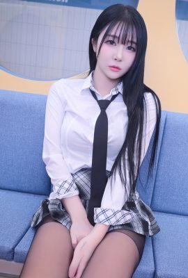 波密보미 – 地鐵裡的女學生 Part01 (52P)
