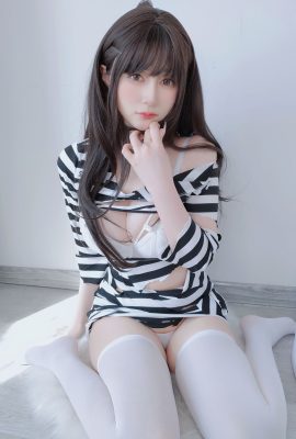 銀81 – Fantia 08月會員合輯25套Part2