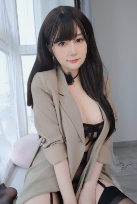 白銀 81 – Fantia 2023 年 3 月第 02 部分