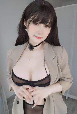 銀 81 – Fantia 2023 年 3 月第 04 部分